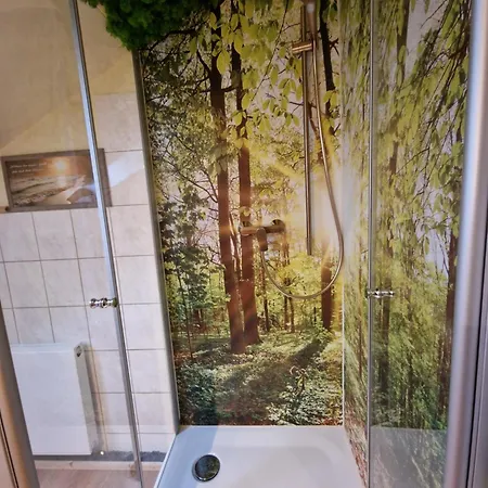 Geraeumiger Lukas In Ruhiger Waldrandlage Mit Wintergarten *