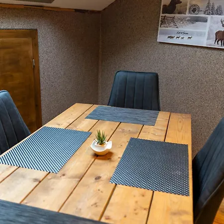 Geraeumiger Lukas In Ruhiger Waldrandlage Mit Wintergarten Marburg