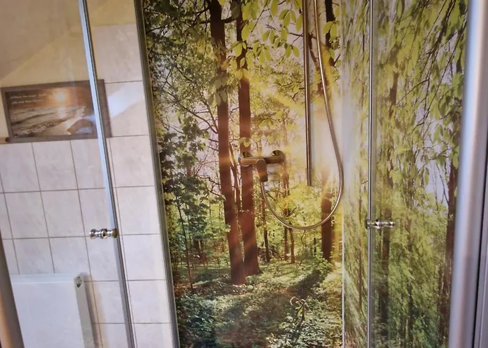 Geraeumiger Lukas In Ruhiger Waldrandlage Mit Wintergarten *