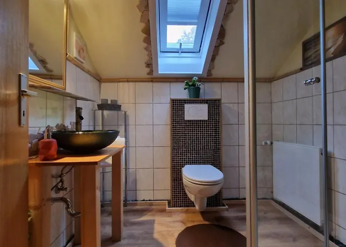 Geraeumiger Lukas In Ruhiger Waldrandlage Mit Wintergarten * Marburg