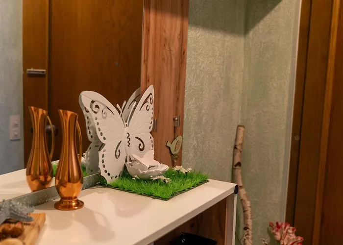 Apartment Geraeumiger Lukas In Ruhiger Waldrandlage Mit Wintergarten *