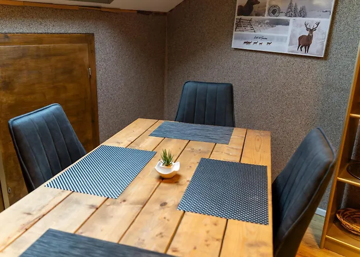 Geraeumiger Lukas In Ruhiger Waldrandlage Mit Wintergarten Marburg